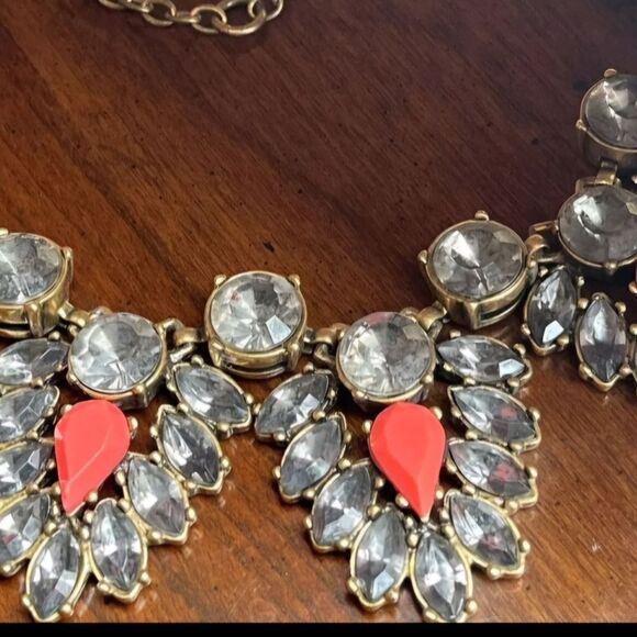 J CREW Aged Brass Gray Coral Chunky Art Deco Cluster Crystal Statement Necklace - Picture 7 of 9